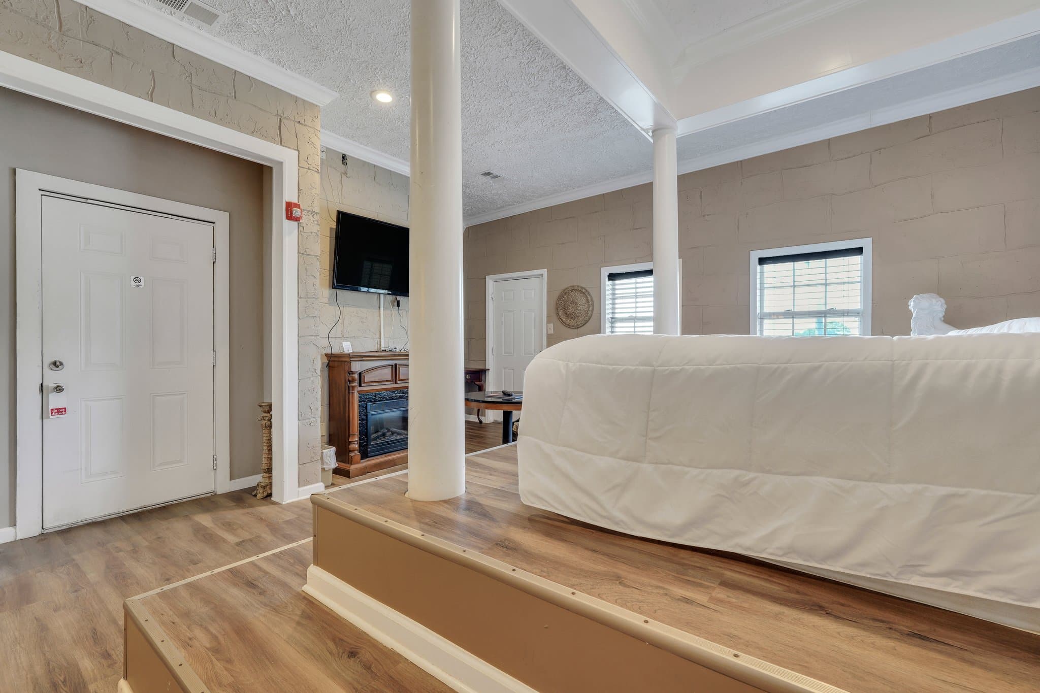 Penthouse, photo 5 of 13