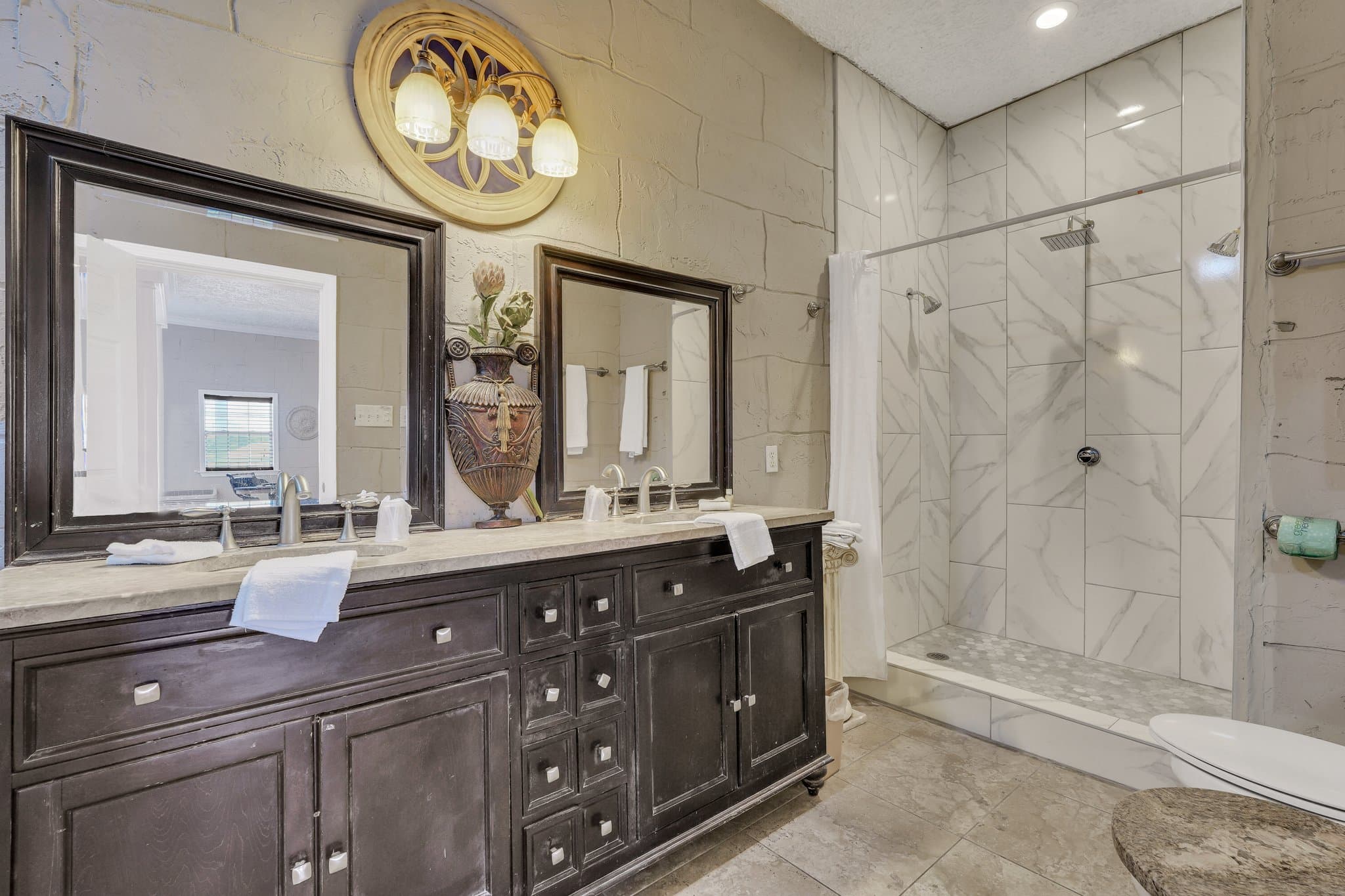Penthouse, photo 8 of 13